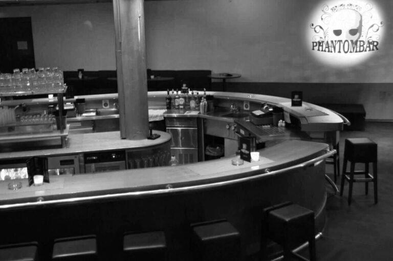 Phantombar-Stuttgart-Bar.jpg